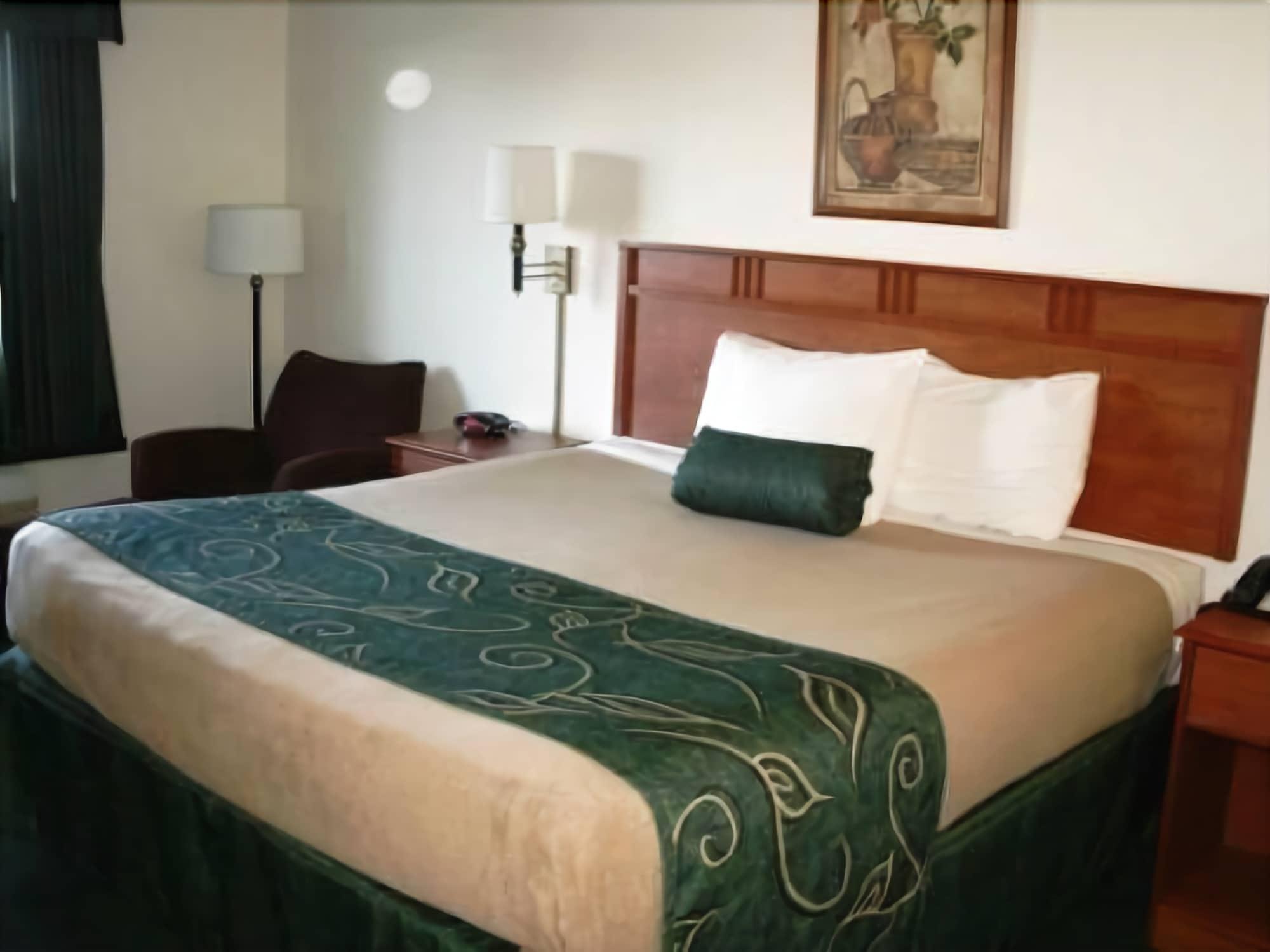 Travelodge By Wyndham Clinton Valley West Court Oda fotoğraf