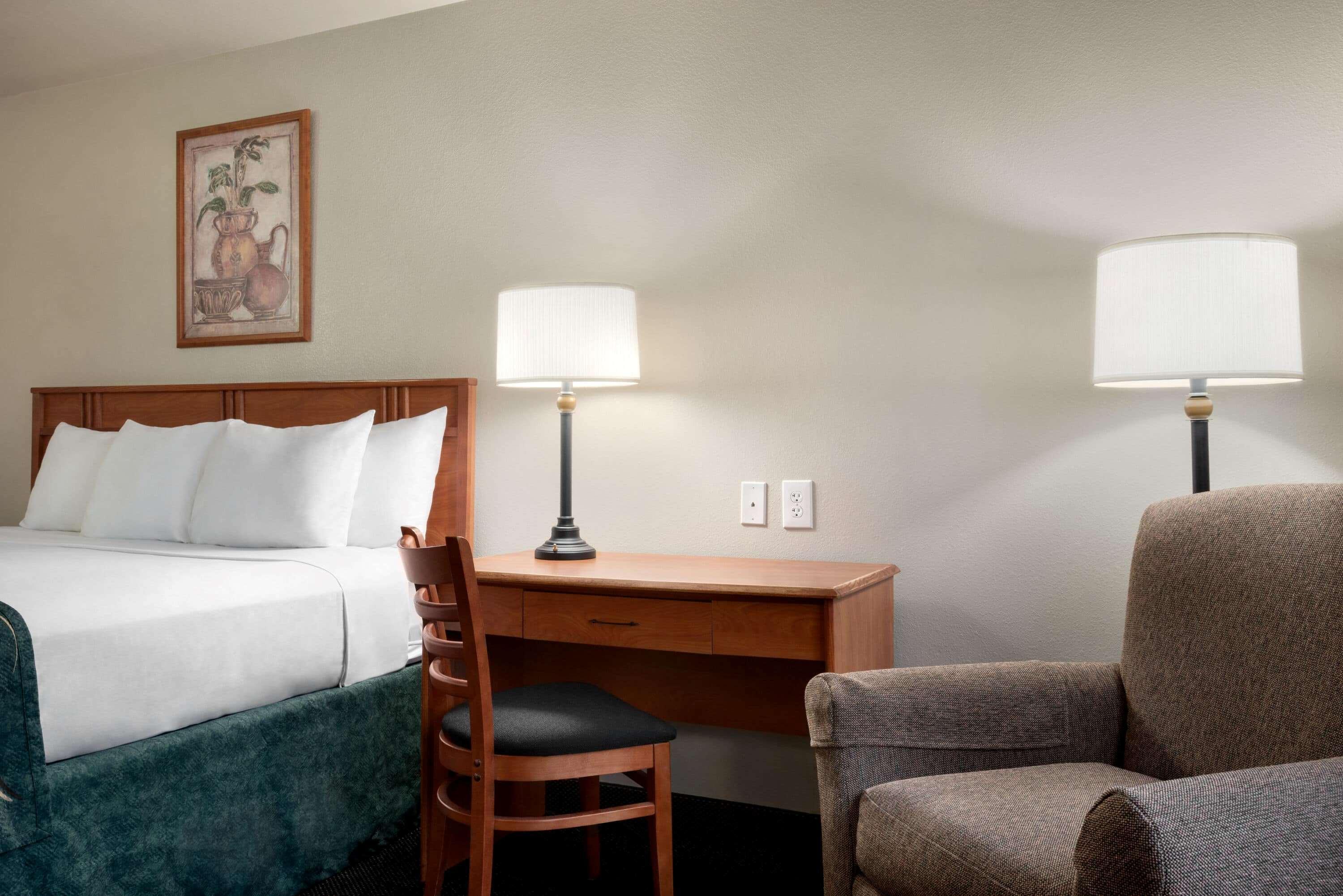 Travelodge By Wyndham Clinton Valley West Court Dış mekan fotoğraf