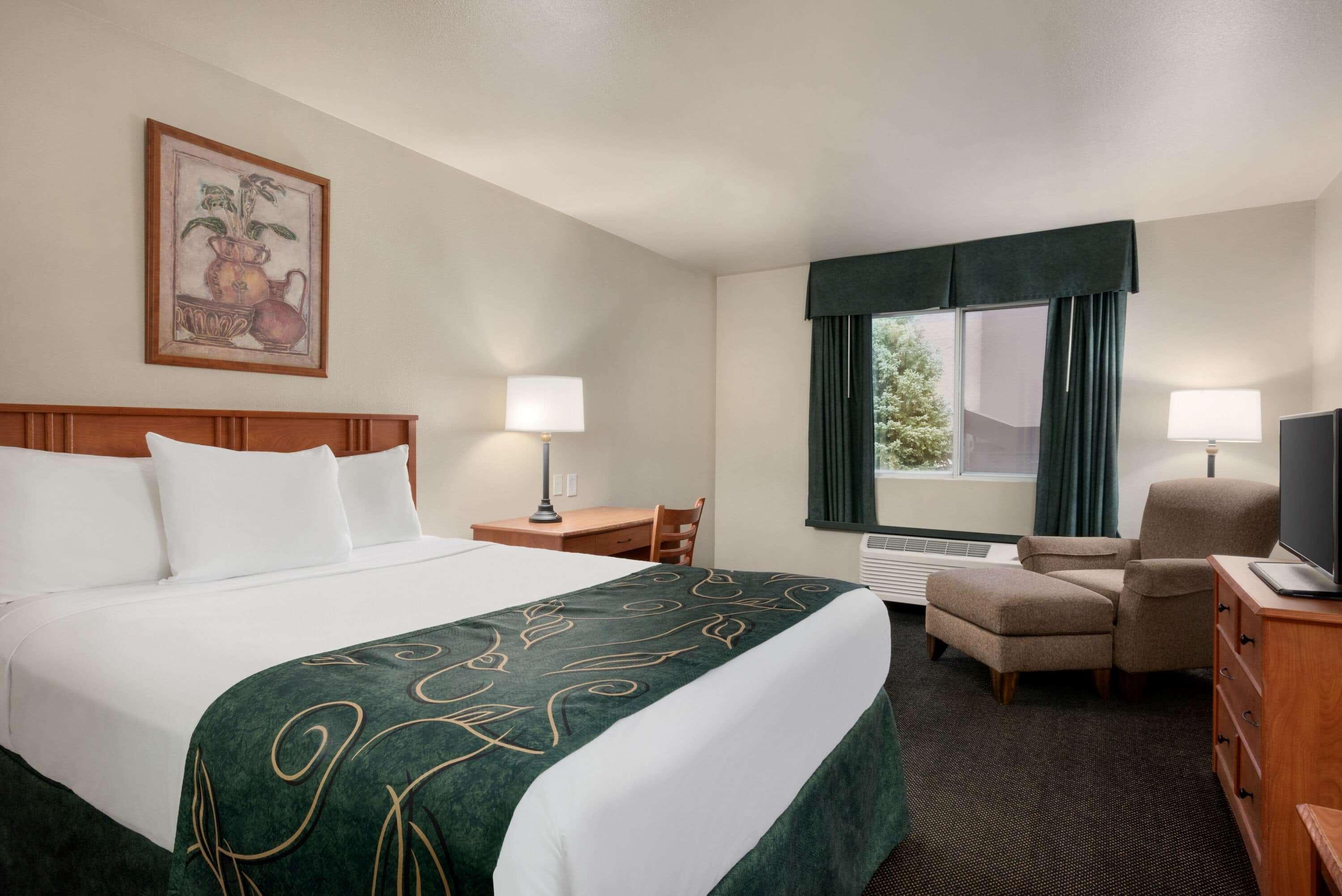 Travelodge By Wyndham Clinton Valley West Court Dış mekan fotoğraf