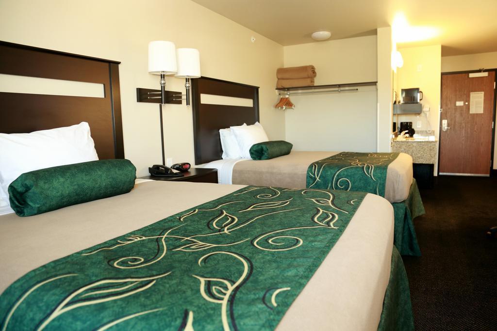 Travelodge By Wyndham Clinton Valley West Court Dış mekan fotoğraf